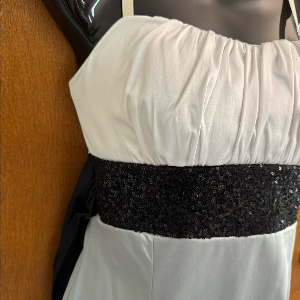 Studio Y White Textured Fabric - Picture 3 of 6
